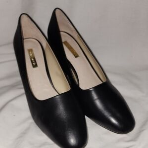 Elegant Black Leather Women's Shoes
